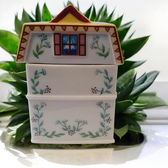 Lenox Allspice Ceramic House Container - Multicolor - Picture 2 of 13